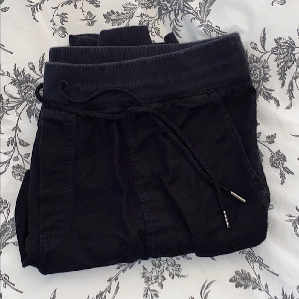 COPY - Aritzia Black cargo pants